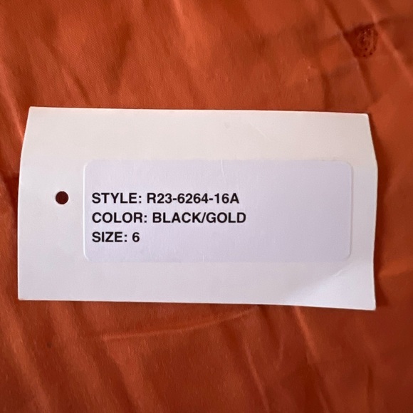 PAMELLA ROLAND gown - Picture 9 of 10